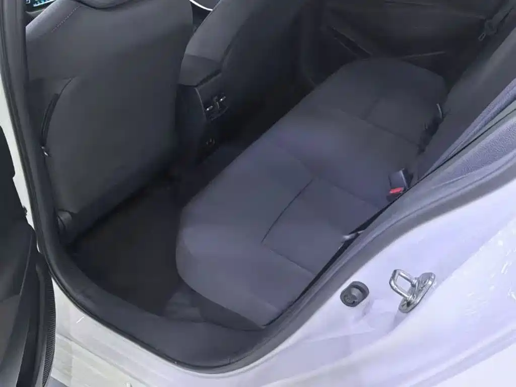 Toyota Corolla — миниатюра 8