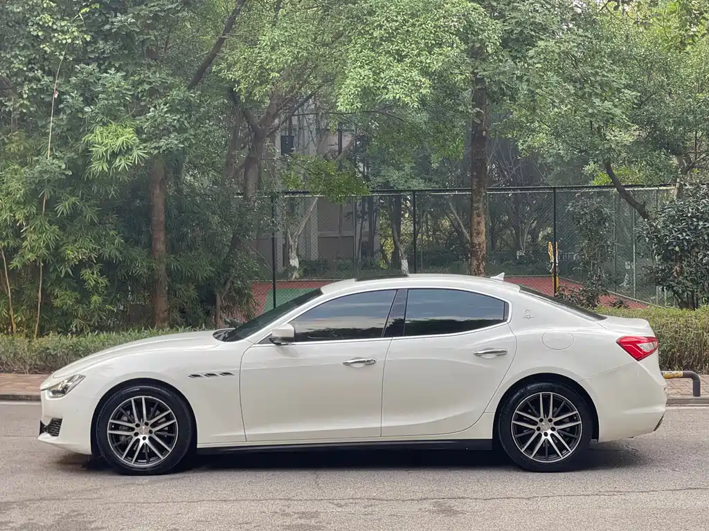 MASERATI GHIBLI