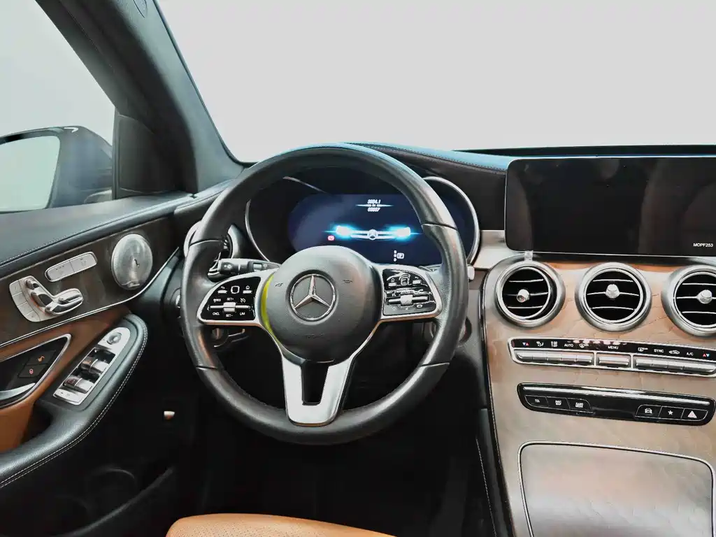 Mercedes-Benz GLC — миниатюра 34