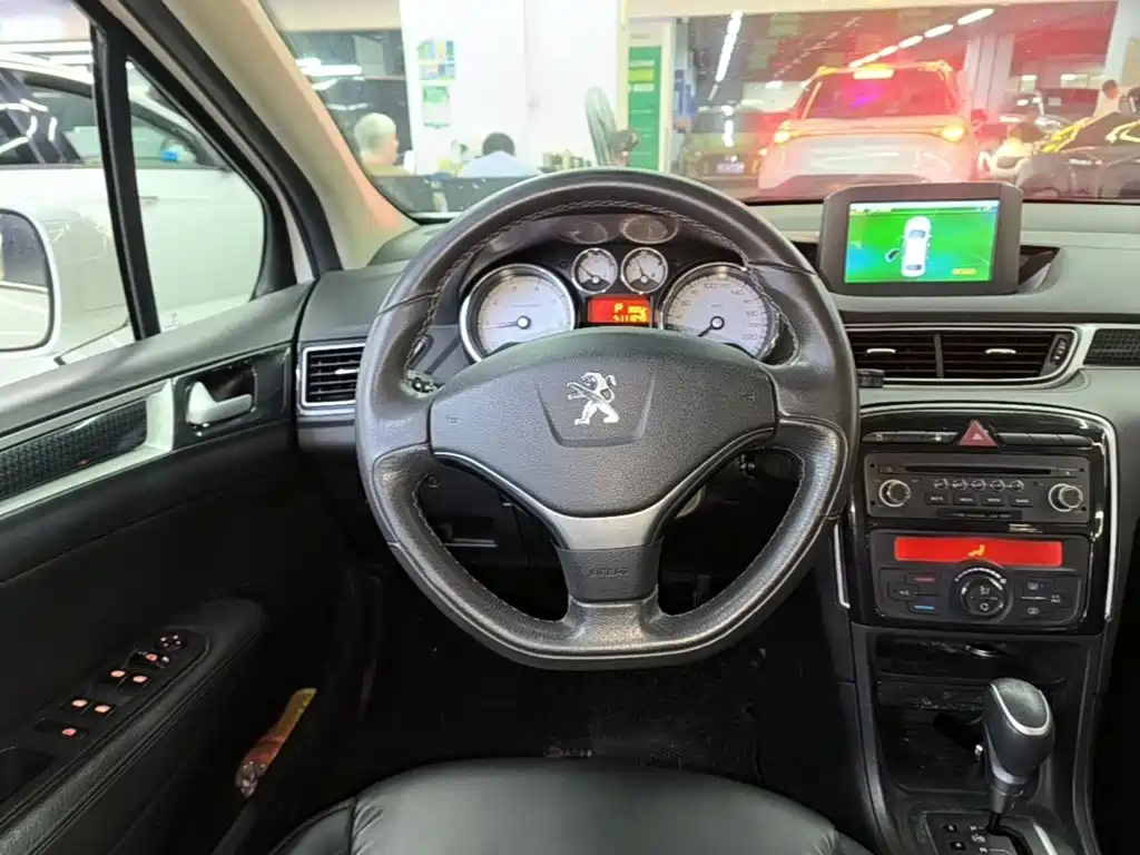 Peugeot 308 — миниатюра 11