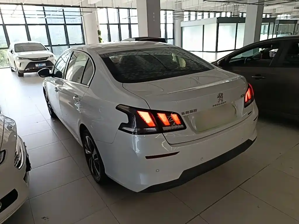 Peugeot 408 — миниатюра 5