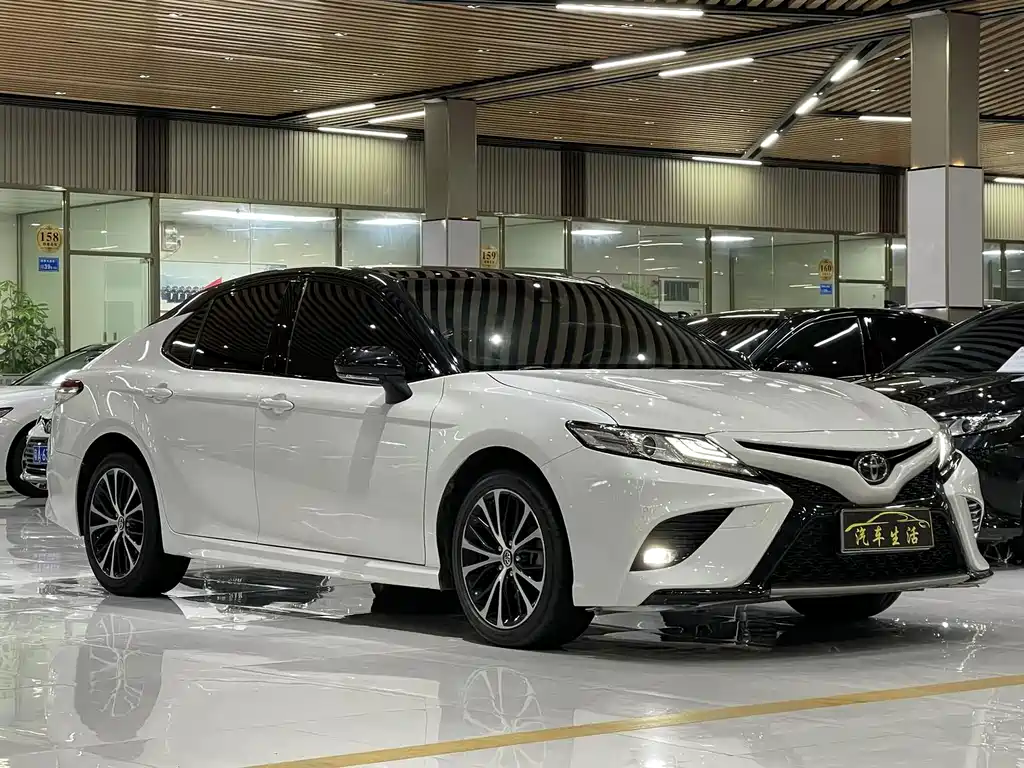 Toyota Camry 2.5S Sharp Fashion Edition China VI, фото 3