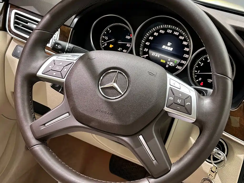 Mercedes-Benz E-Class — миниатюра 20