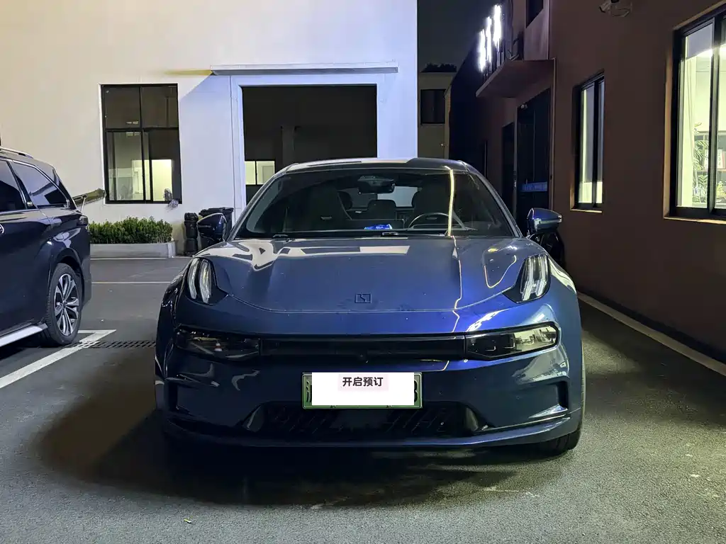 Zeekr 001