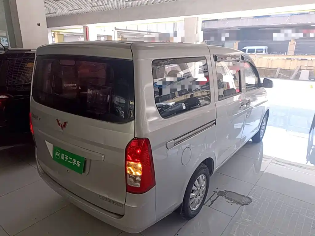 Wuling Rongguang V — миниатюра 7