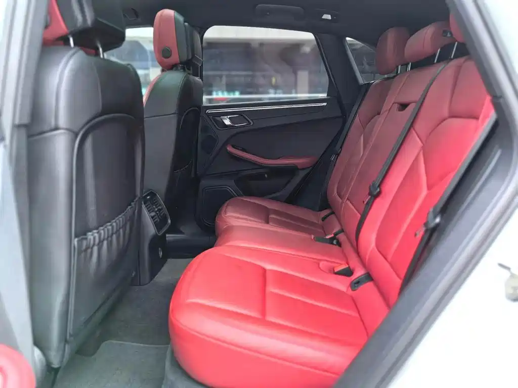 Porsche Macan — миниатюра 4