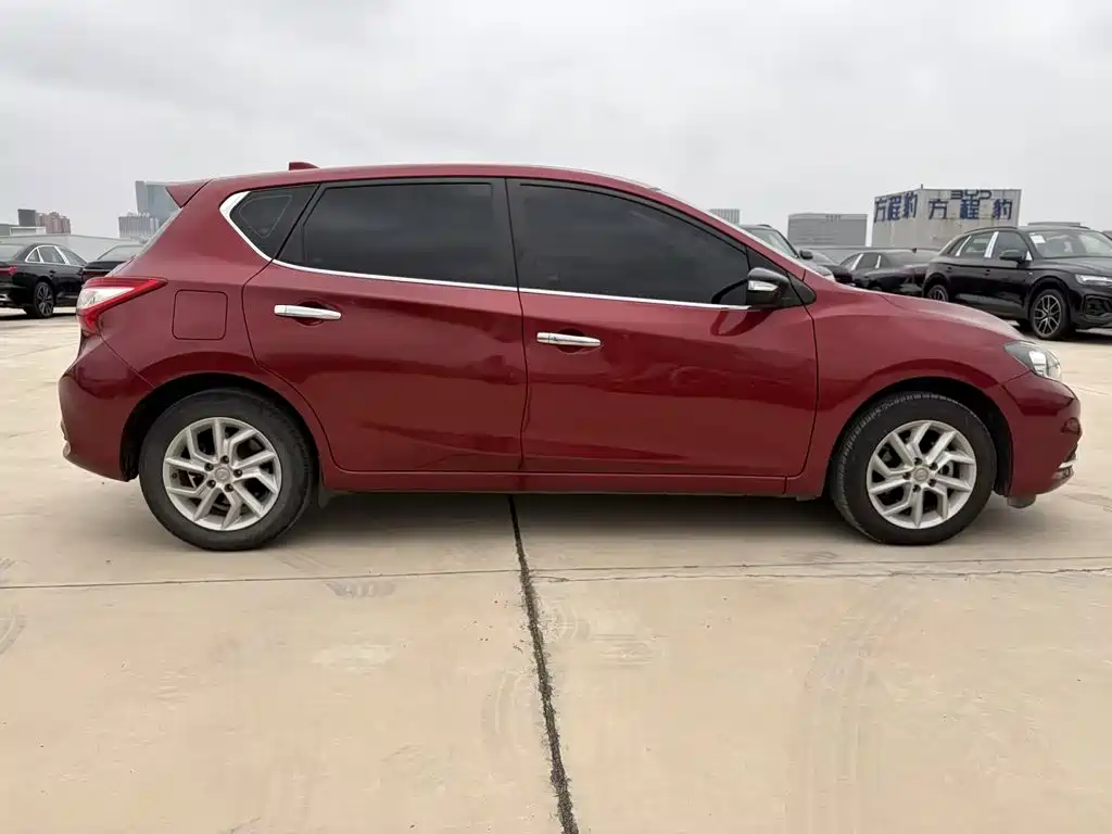 Nissan Tiida — миниатюра 5