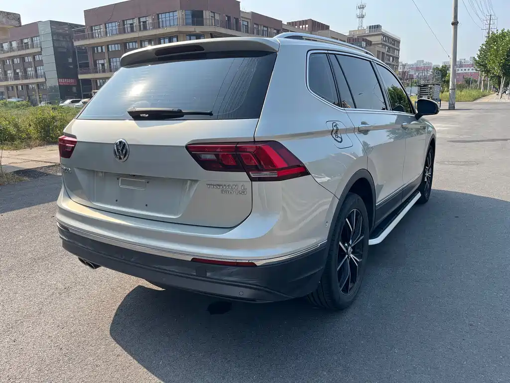 Volkswagen Tiguan L — миниатюра 4