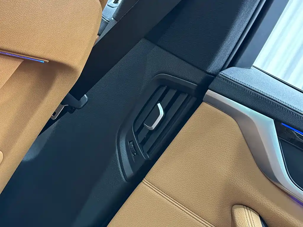 BMW 5 Series — миниатюра 19