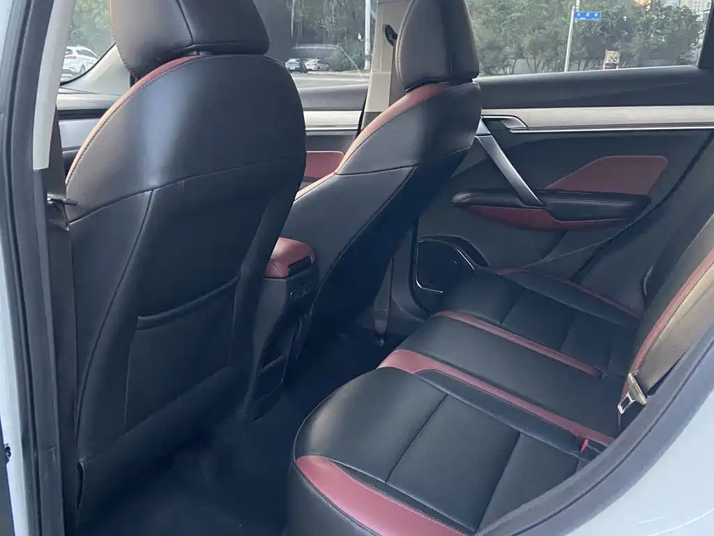 Geely Binyue — миниатюра 8