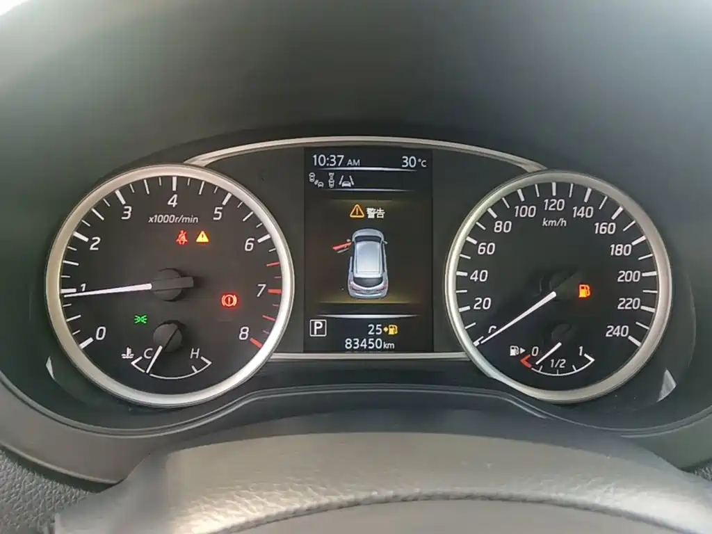 Nissan Tiida — миниатюра 12
