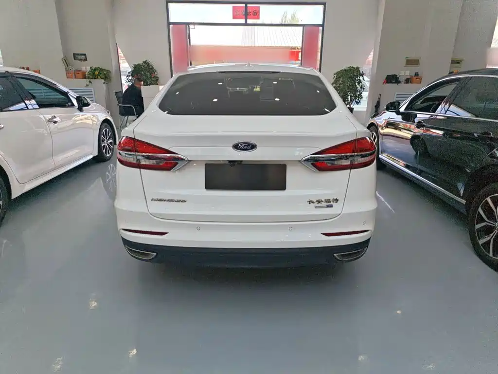 Ford Mondeo — миниатюра 7