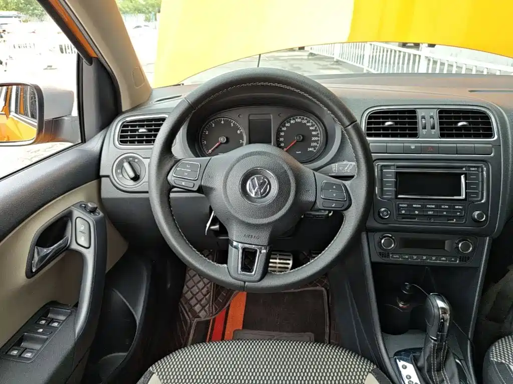 Volkswagen Polo — миниатюра 11