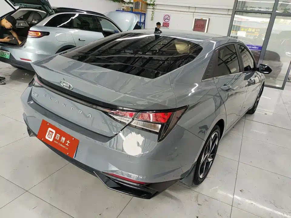 Hyundai Elantra — миниатюра 4