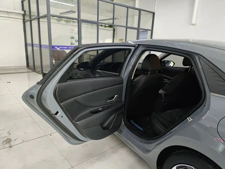 Hyundai Elantra — миниатюра 6