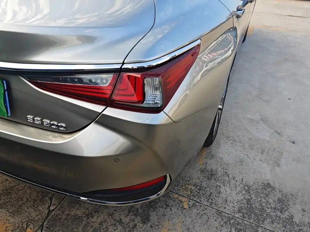 Lexus ES — миниатюра 8