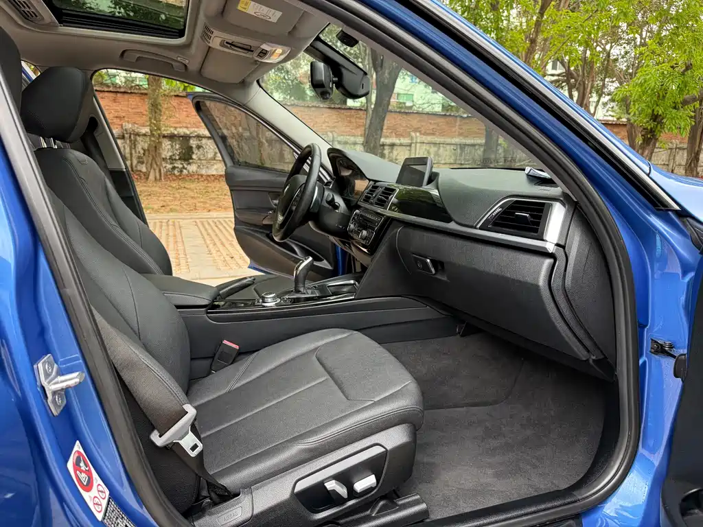 BMW 3 Series — миниатюра 12