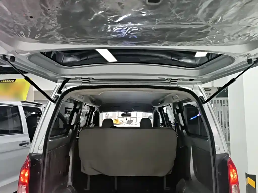 Wuling Hongguang V — миниатюра 19