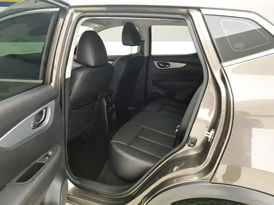 Nissan Qashqai — миниатюра 11
