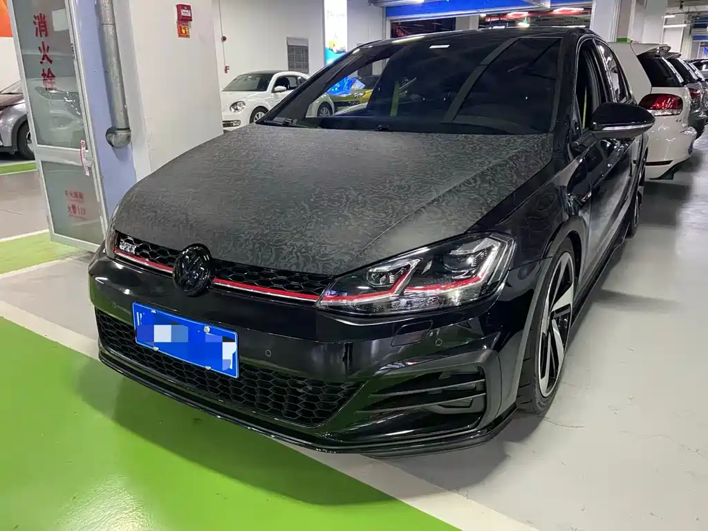 Volkswagen Golf GTI