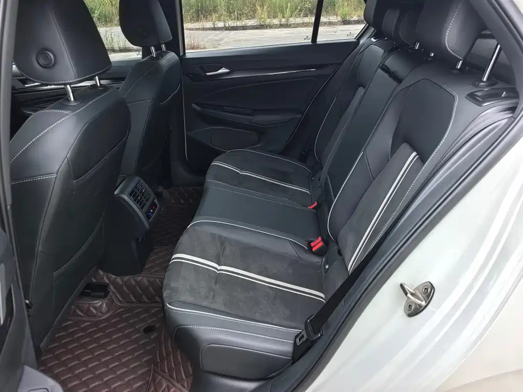 Volkswagen Golf — миниатюра 10