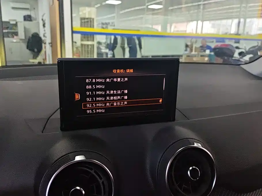 Audi Q2L — миниатюра 13