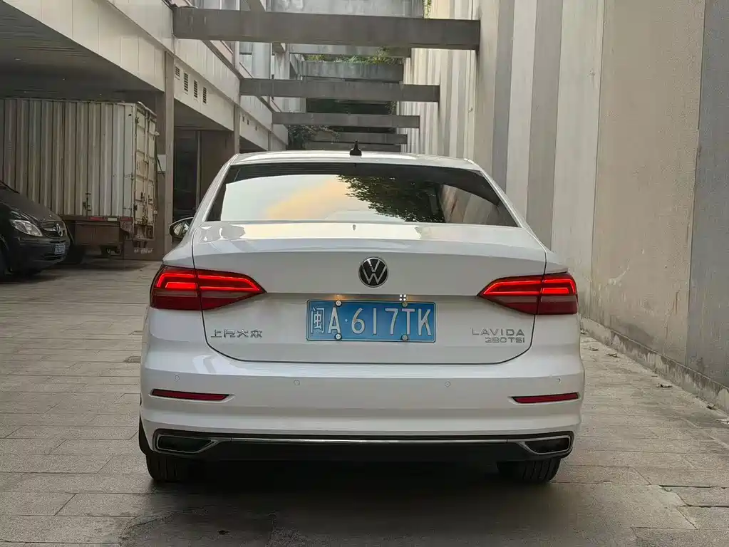 Volkswagen Lavida — миниатюра 9
