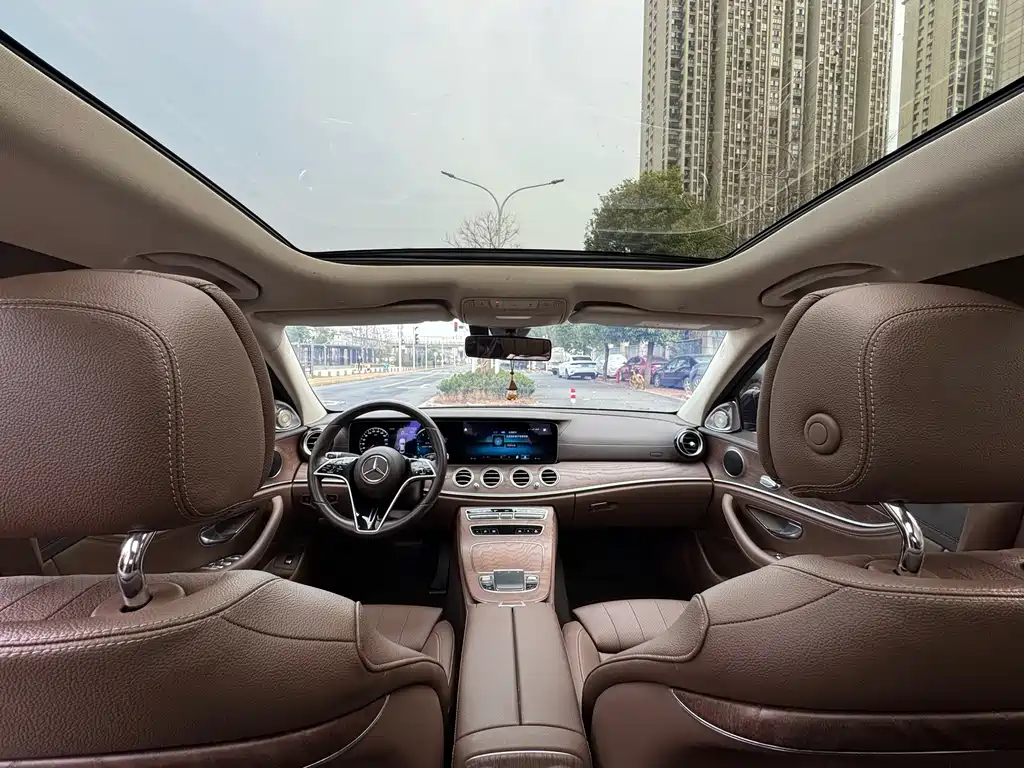 Mercedes-Benz E-Class — миниатюра 5