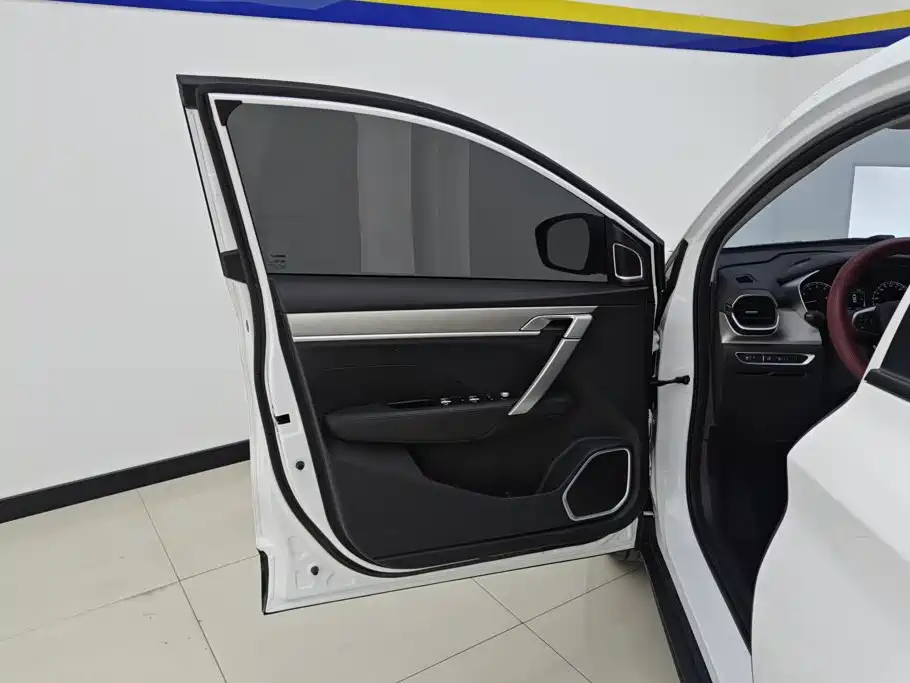 Geely Binyue — миниатюра 7