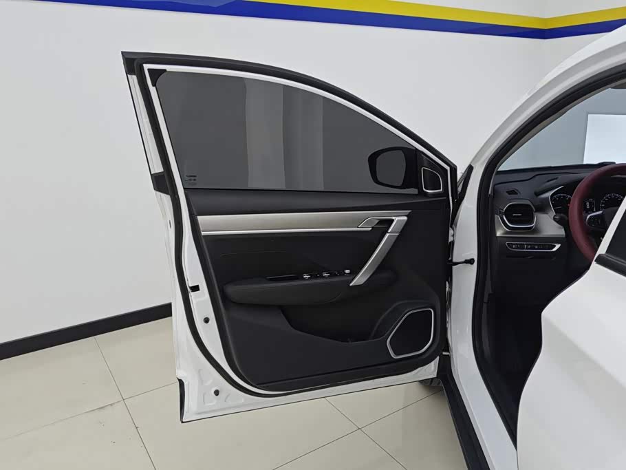 Geely Binyue 1.5 л 2024 г. Белый, пробег 22700 км
