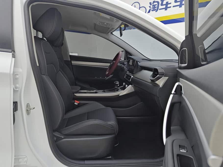 Geely Binyue 1.5 л 2024 г. Белый, пробег 22700 км