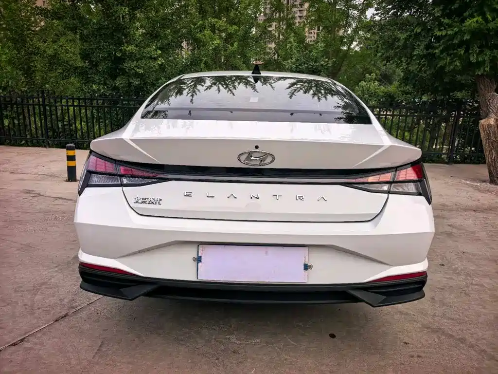 Hyundai Elantra — миниатюра 4