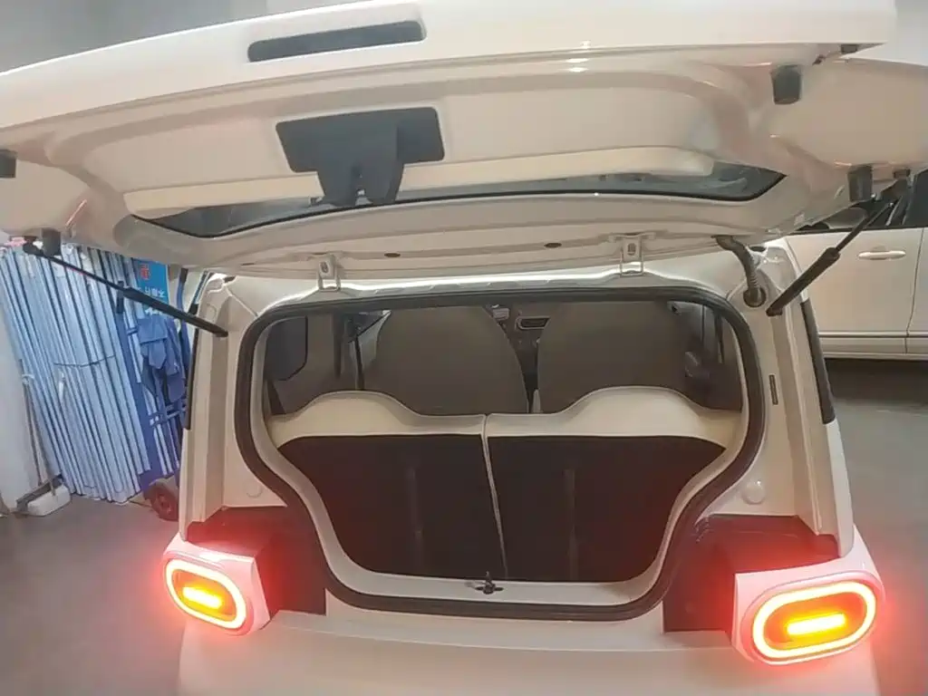 Wuling MINIEV — миниатюра 19