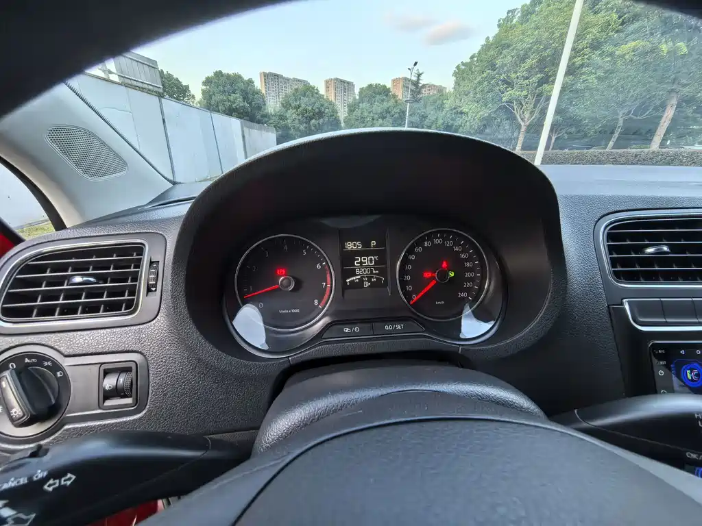 Volkswagen Polo — миниатюра 13