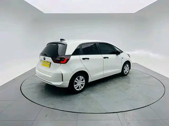 Honda Fit — миниатюра 7