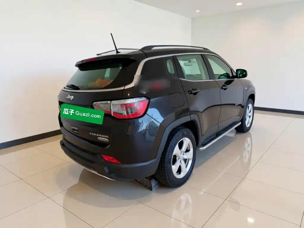 Jeep Compass — миниатюра 6