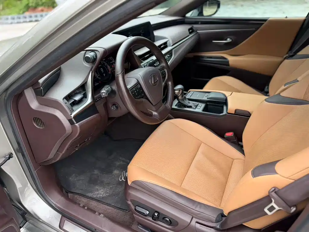 Lexus ES — миниатюра 7