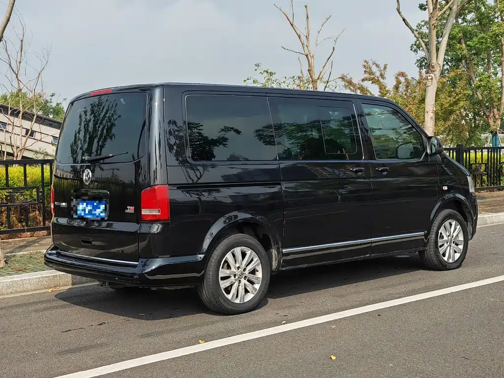 Volkswagen Multivan — миниатюра 7
