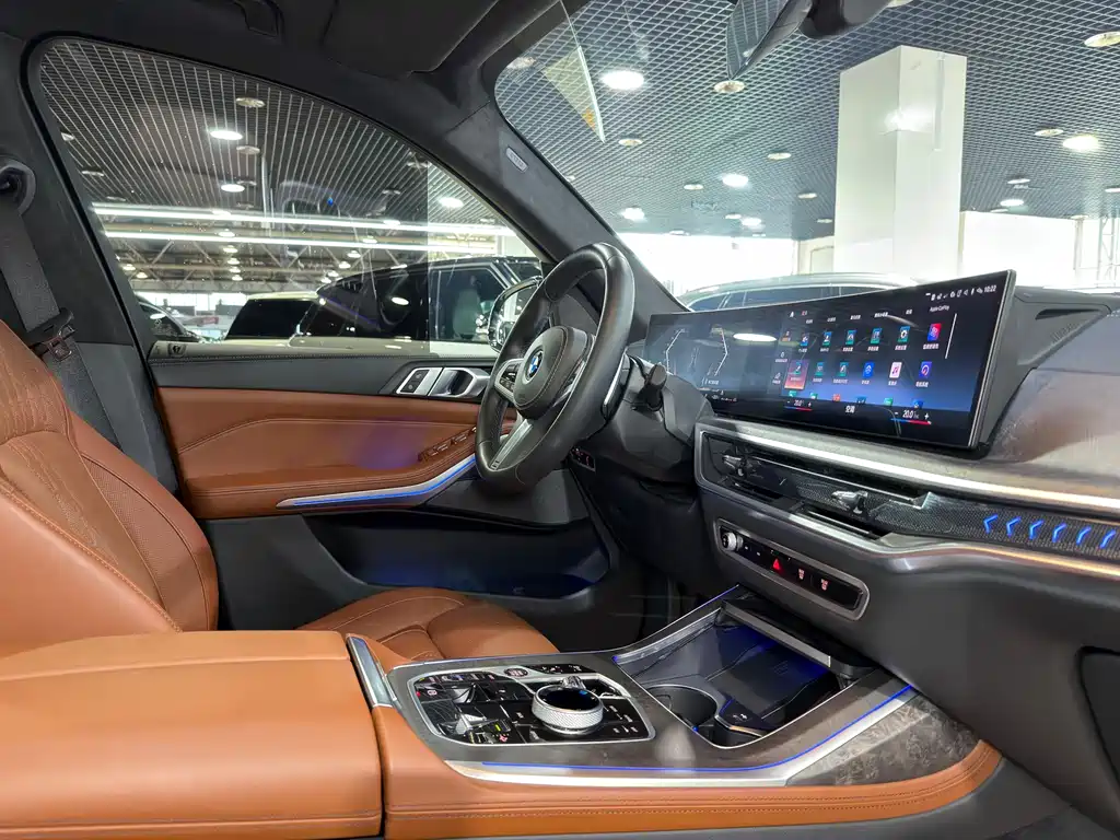BMW X7 — миниатюра 10