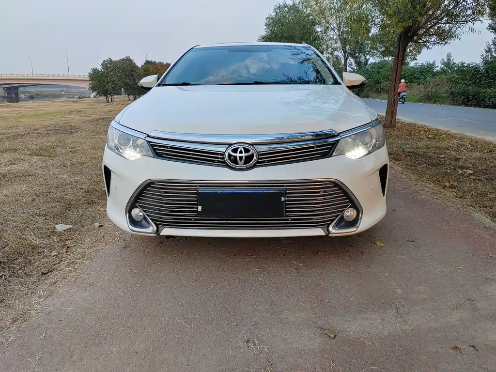 TOYOTA CAMRY