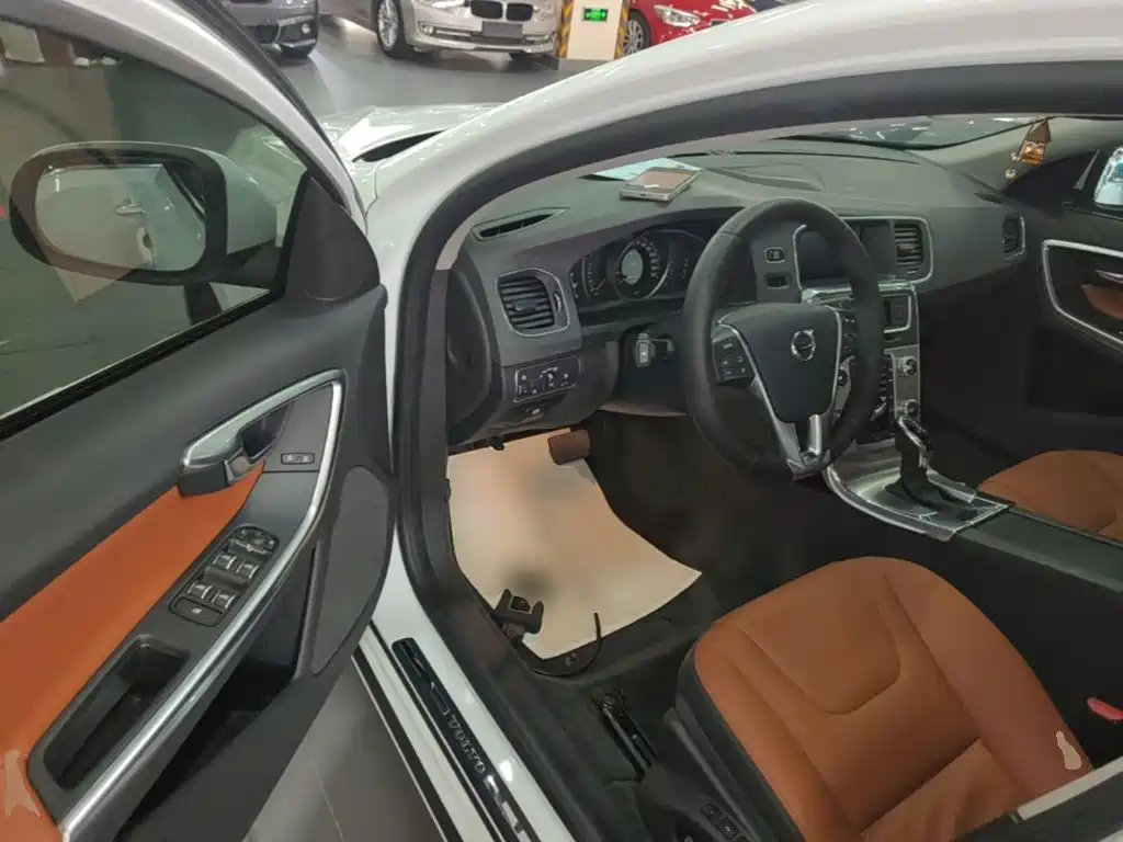 Volvo S60 — миниатюра 16