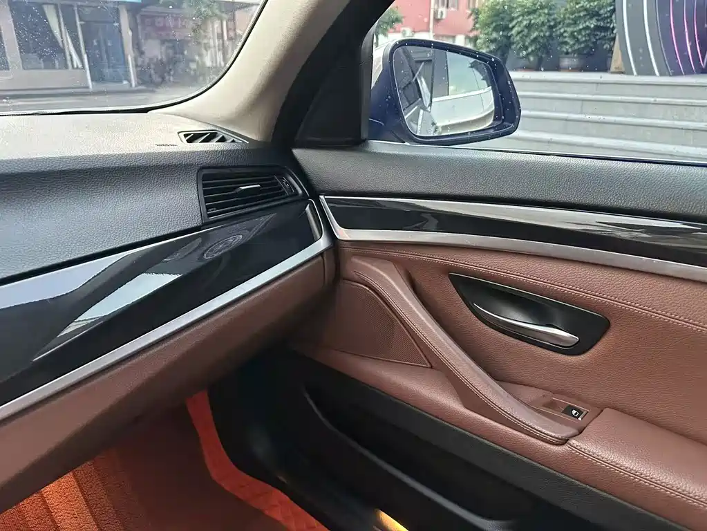 BMW 5 Series (Import) — миниатюра 15