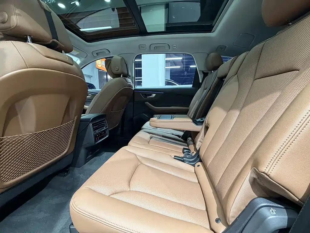 Audi Q7 2023 55 TFSI quattro S line Sport