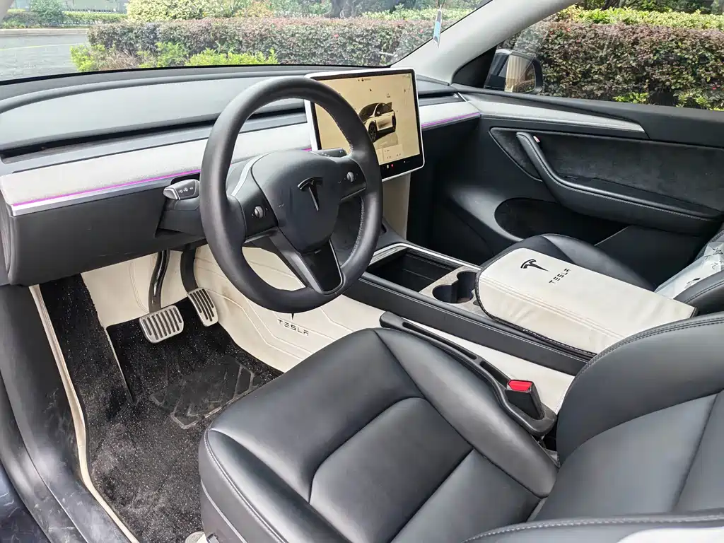 Tesla Model Y — миниатюра 11