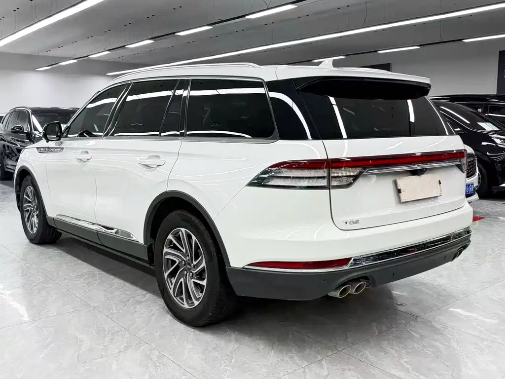 Lincoln Aviator — миниатюра 4