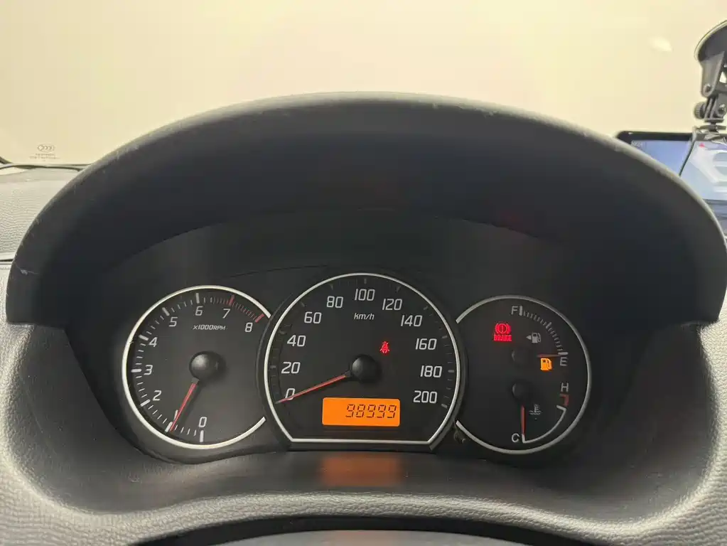 Suzuki Swift 1.3L Manual Value Edition, фото 11