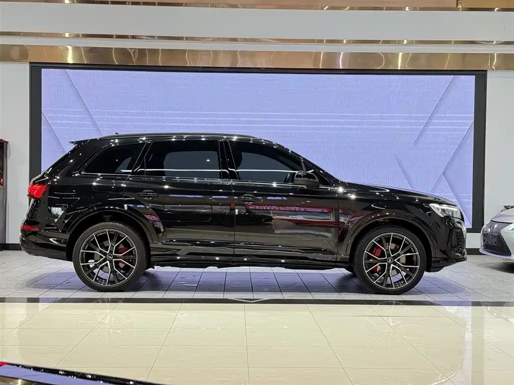 Audi Q7 2025 55 TFSI quattro S line Sport