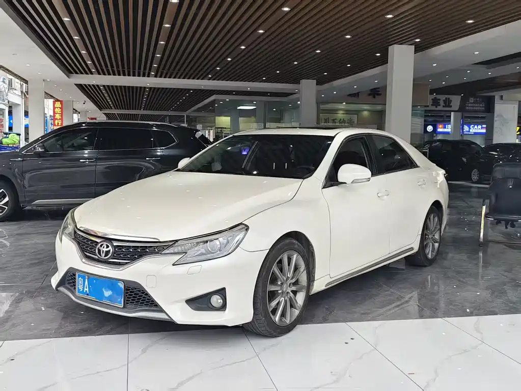 Купить Toyota Reiz