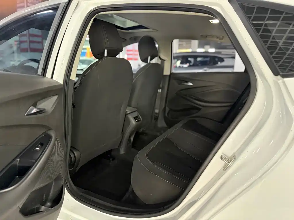 Buick Verano — миниатюра 5