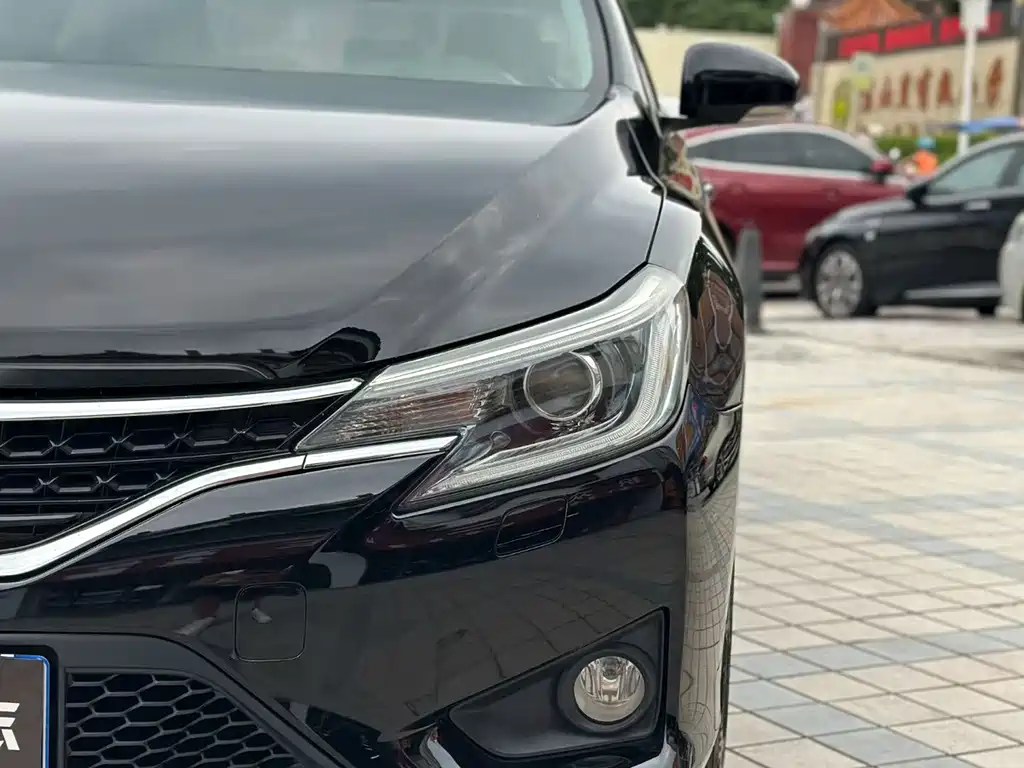 Toyota Reiz — миниатюра 3